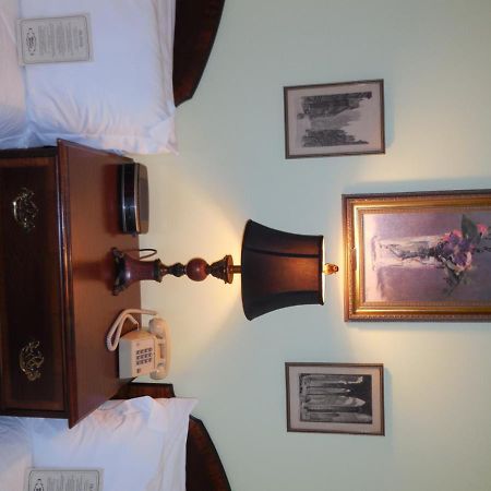Higher Ground Hotel Independence Bagian luar foto